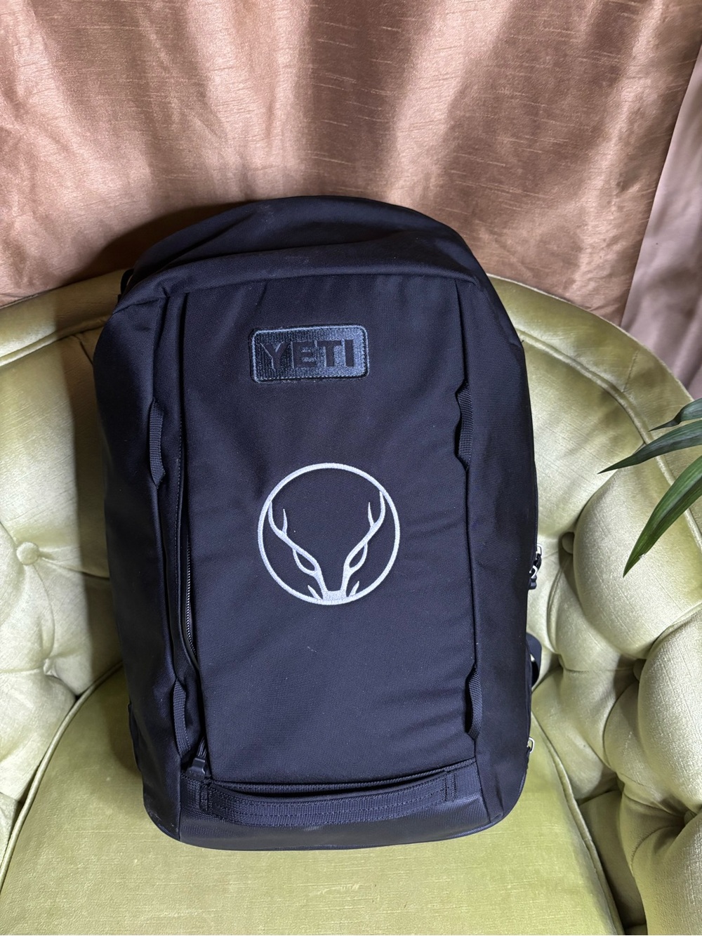YETI 22L Crossroads Backpack Black Used